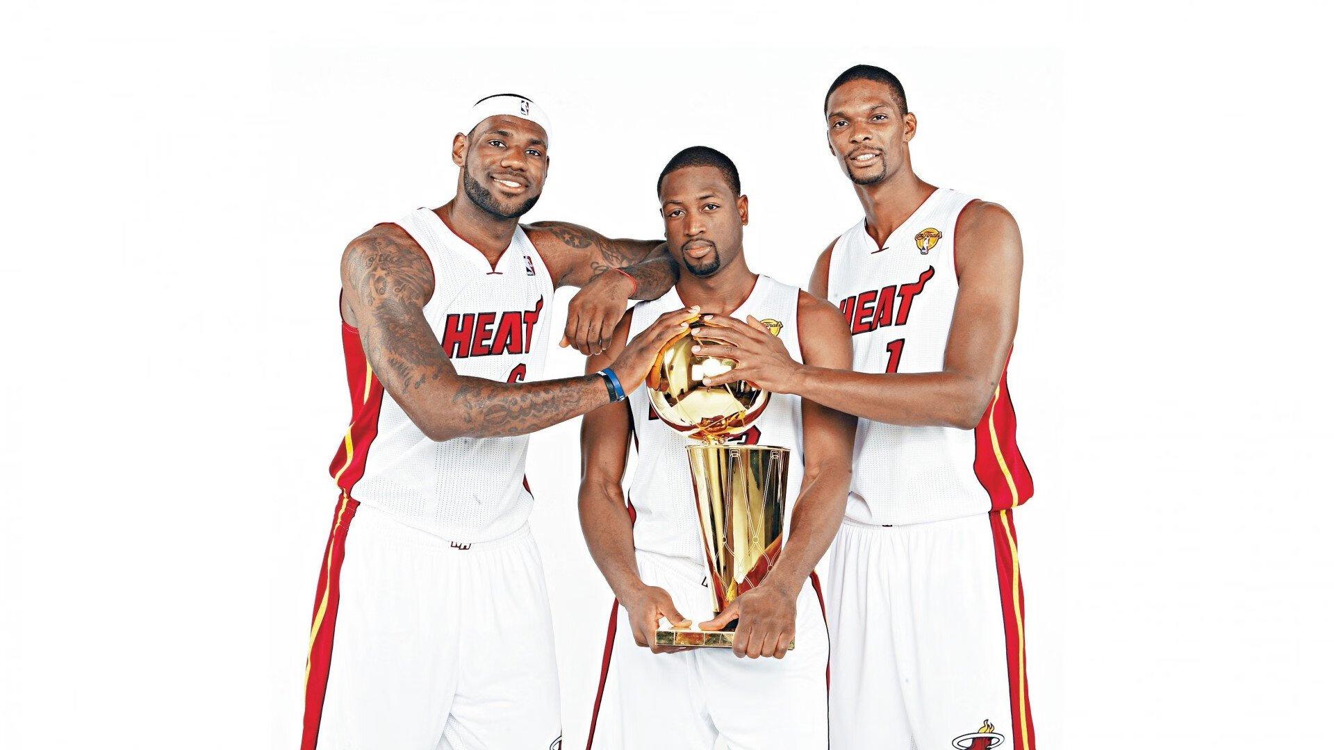 欧冠前夕温情一幕,穆帅重逢旧将,深情亲吻斯内德光头引回忆浪潮