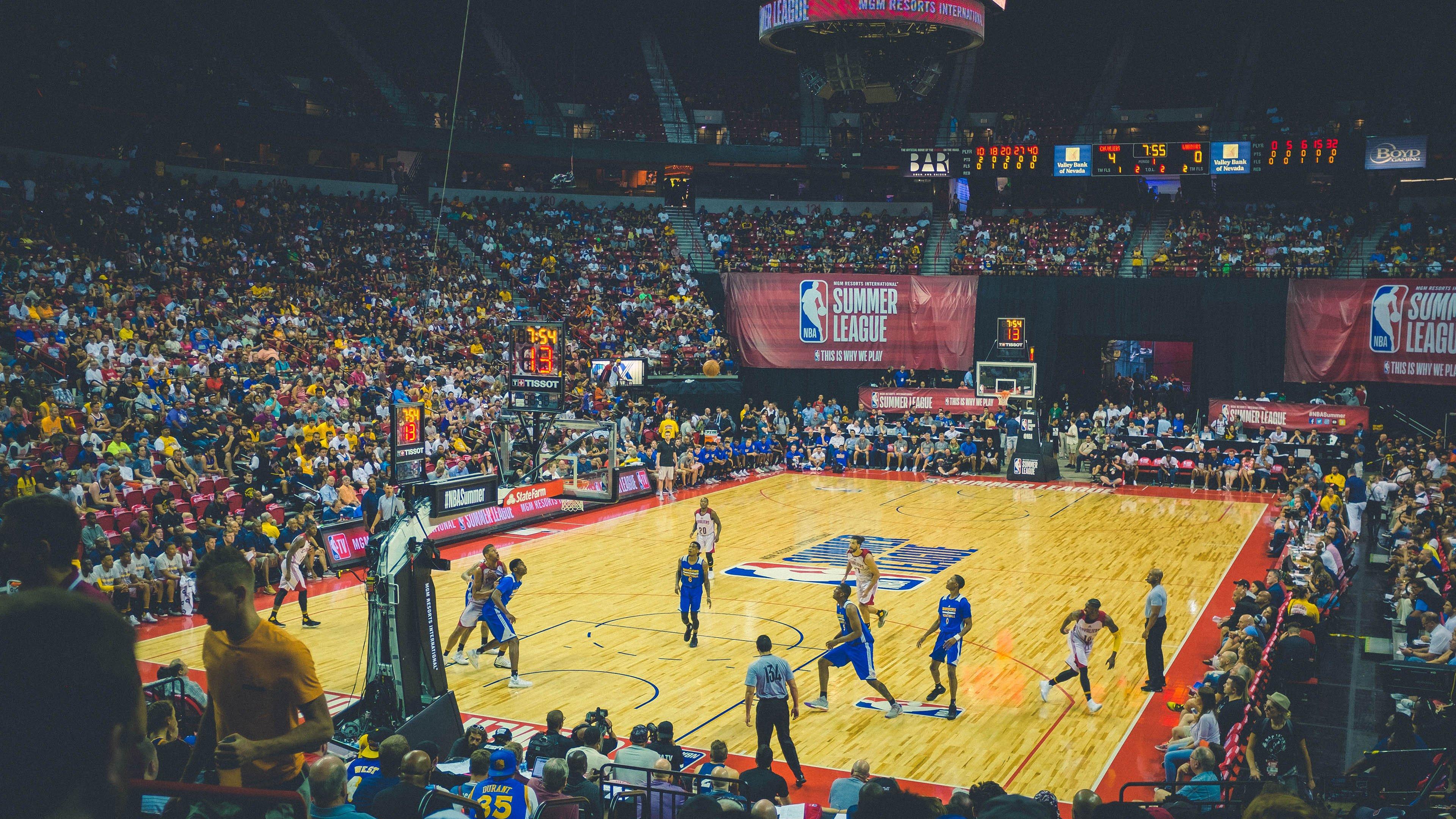 替补奇兵吕佩尔高效贡献13分 攻防全能表现助球队稳守胜局